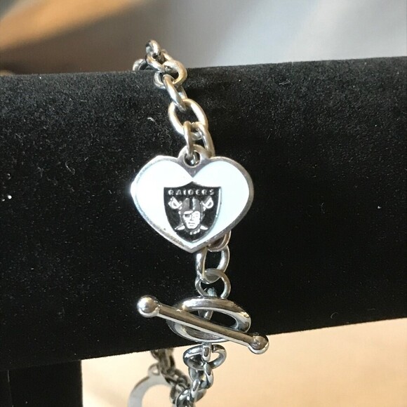 NFL Las Vegas Raiders LOVE Silver Tone Charm Bacelet - Picture 1 of 3
